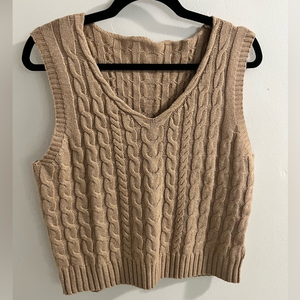Cropped Tan Sweater‎ Vest